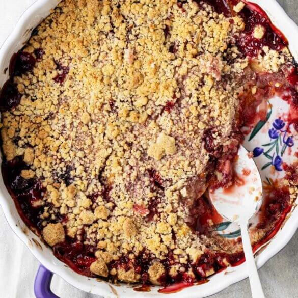 Crumble fraise rhubarbe à la Fève Tonka