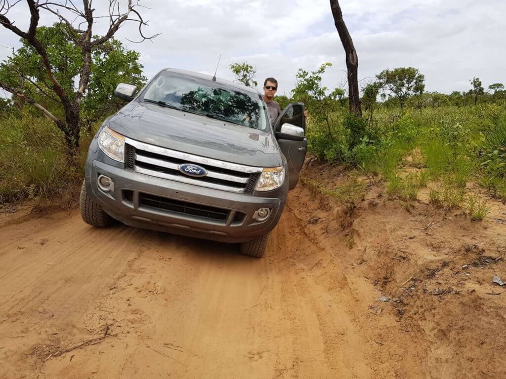 Chercheur d'épices - Arnaud Vanille sur la route de la plantation de fève tonka