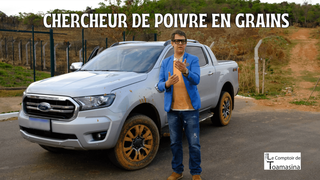 Arnaud et son Ford Ranger sur la route de la terre de poivre brésilienne