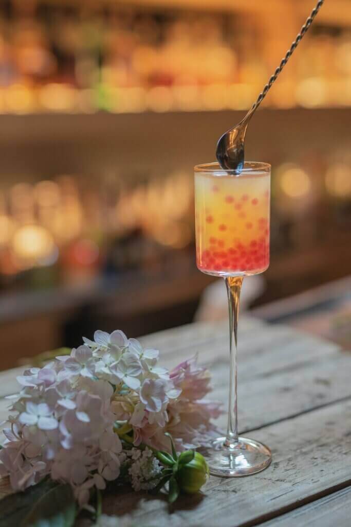 Cocktail style anglais - chez Apogée Bar