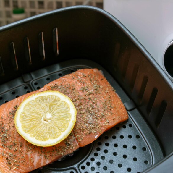 Poisson aux légumes rôtis à la friteuse à air