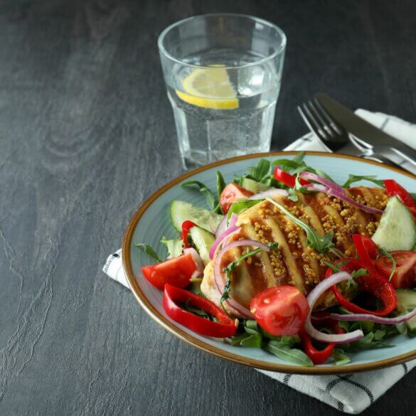 Rouleau de poulet au fromage et ragoût de tomates aux pois chiches