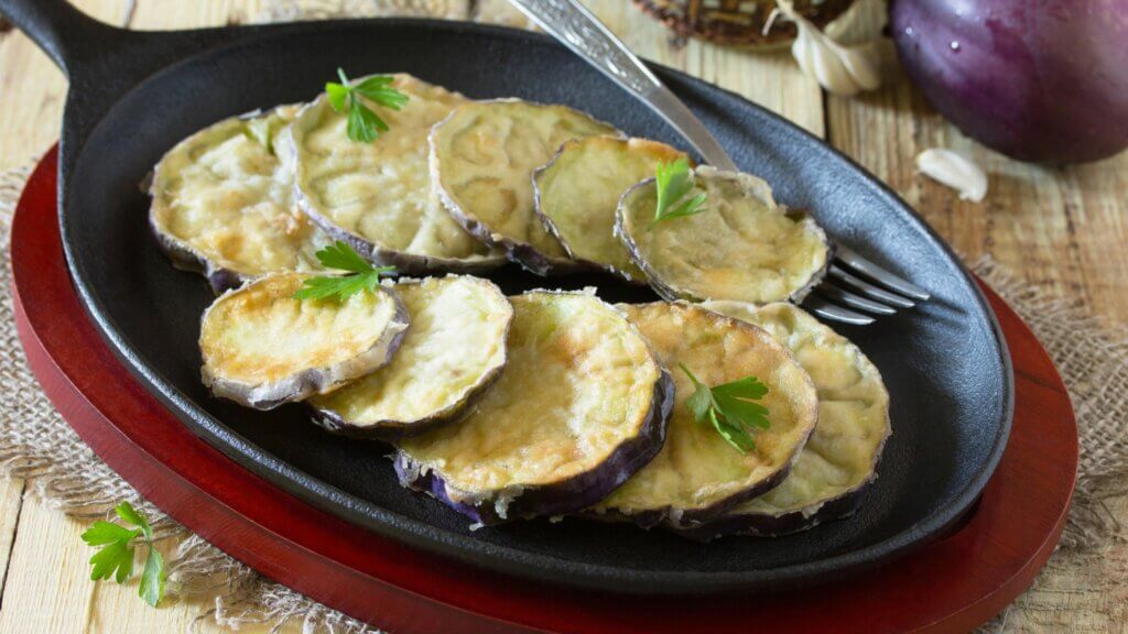 Aubergine au romarin et pistaches