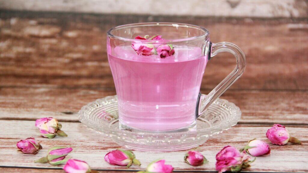 Comment préparer une infusion de rose 