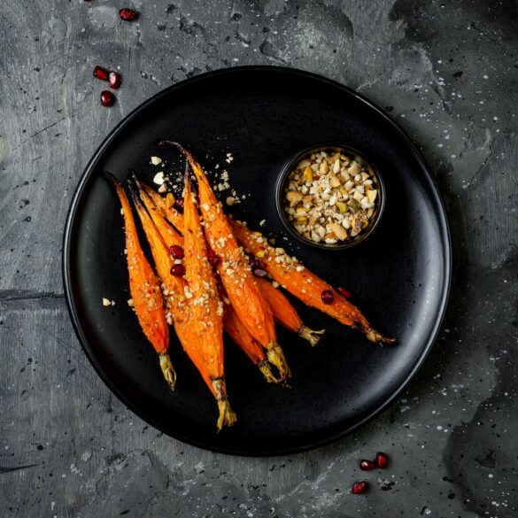 Carottes grillées au labneh et au dukkah Carottes grillées au labneh et au dukkah