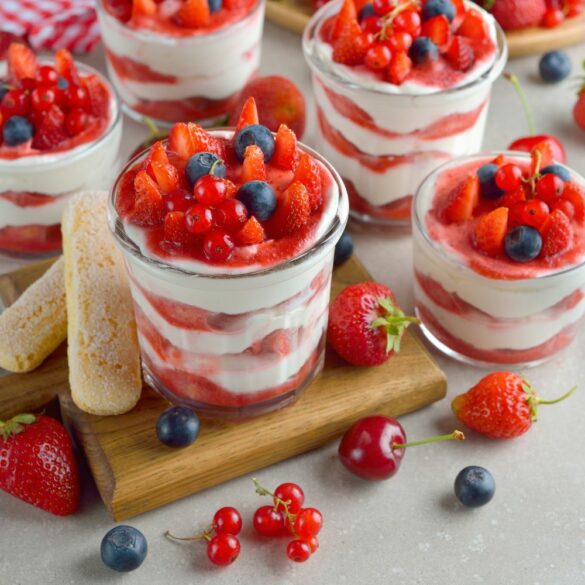 Tiramisu aux Fraises Hibiscus Tiramisu aux Fraises Hibiscus