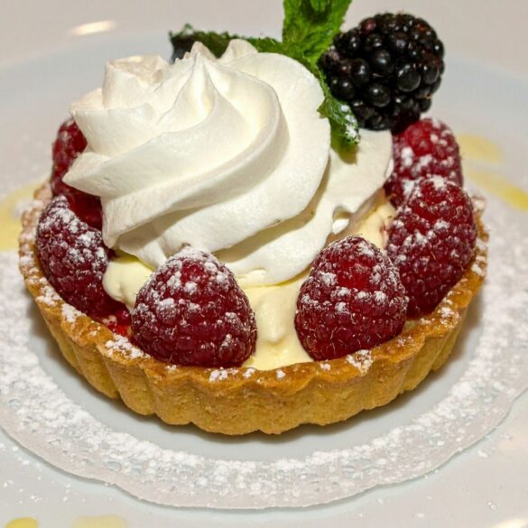 Tarte aux framboises et chantilly à la vanille de Tahiti