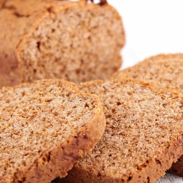 Pain d'épices aux 4 épices et aux abricots secs